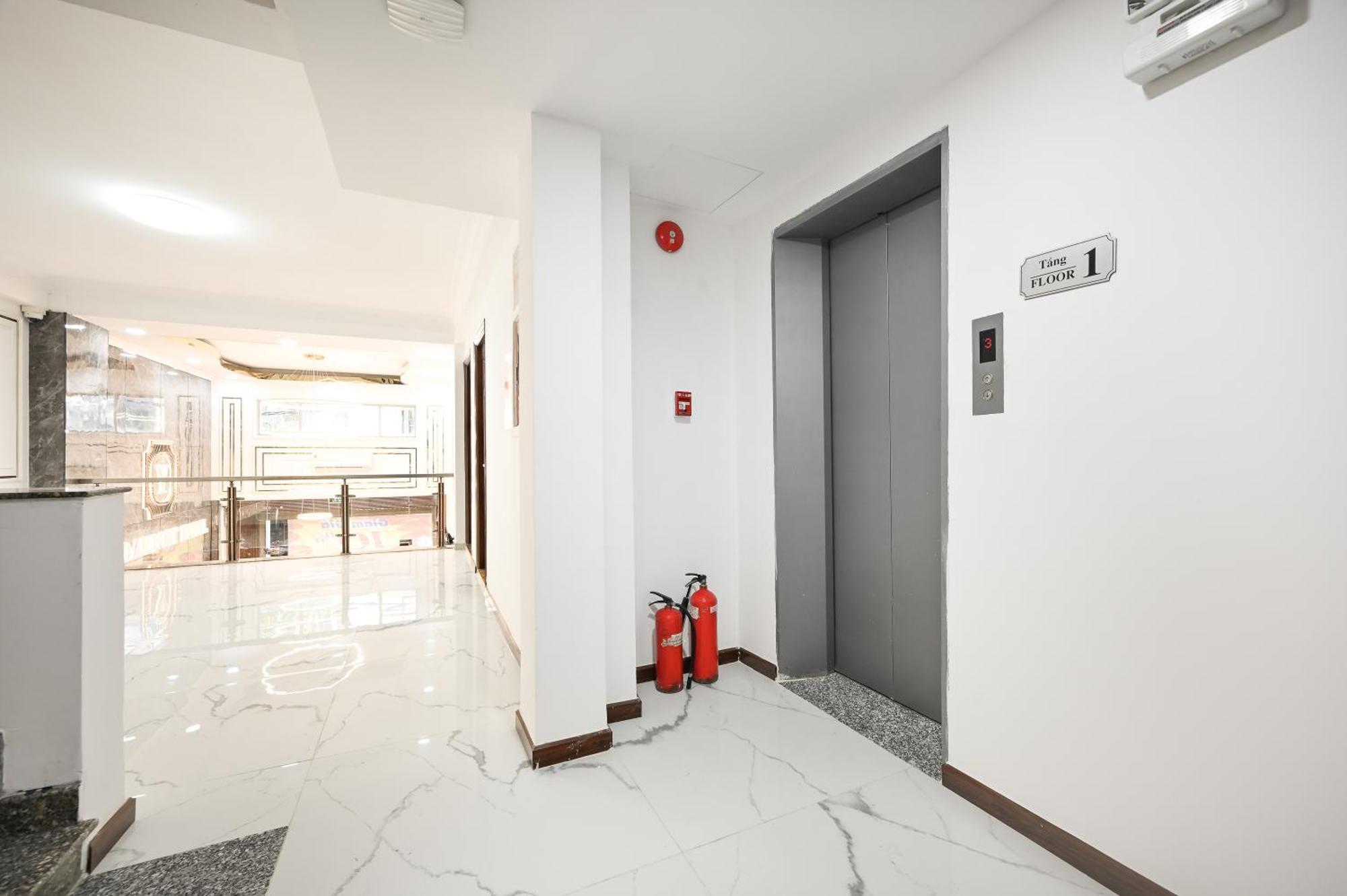 Yoko Airport Saigon Отель 4*