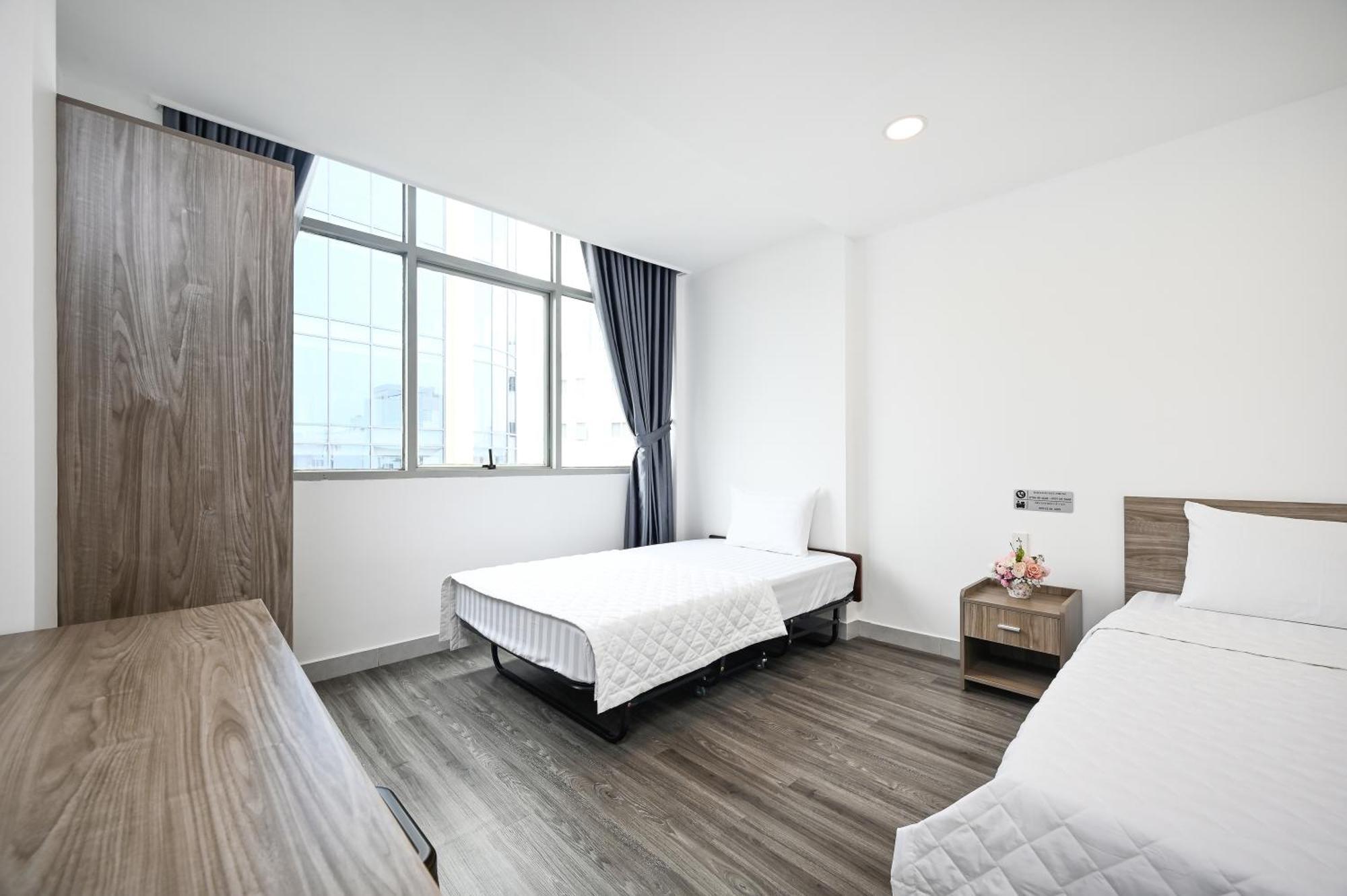 Отель Yoko Airport Saigon 4*