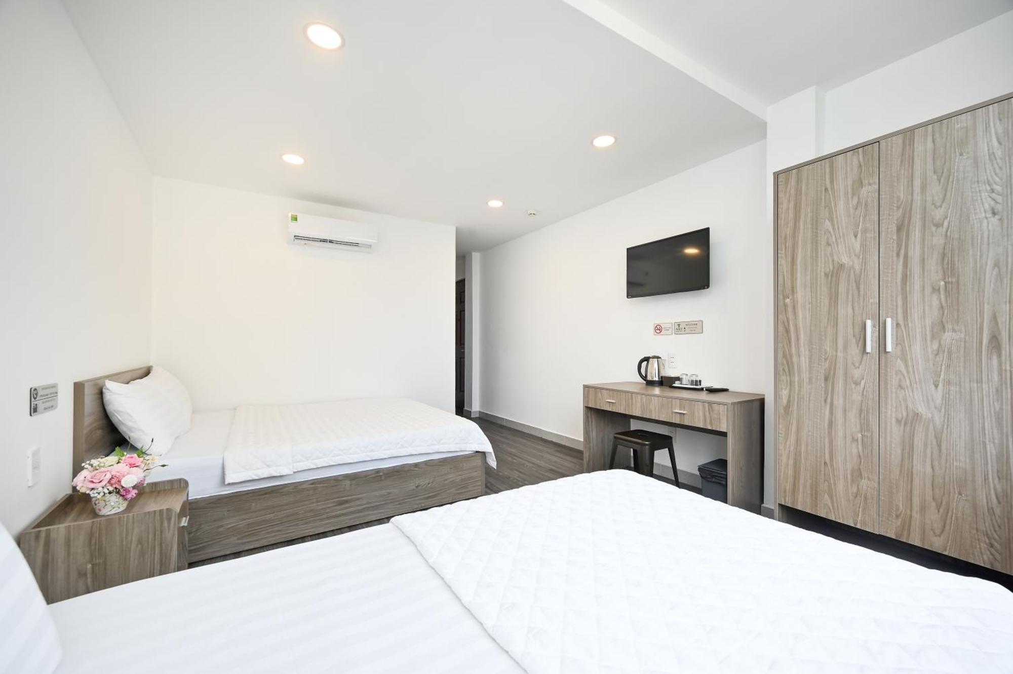 Yoko Airport Saigon 4*