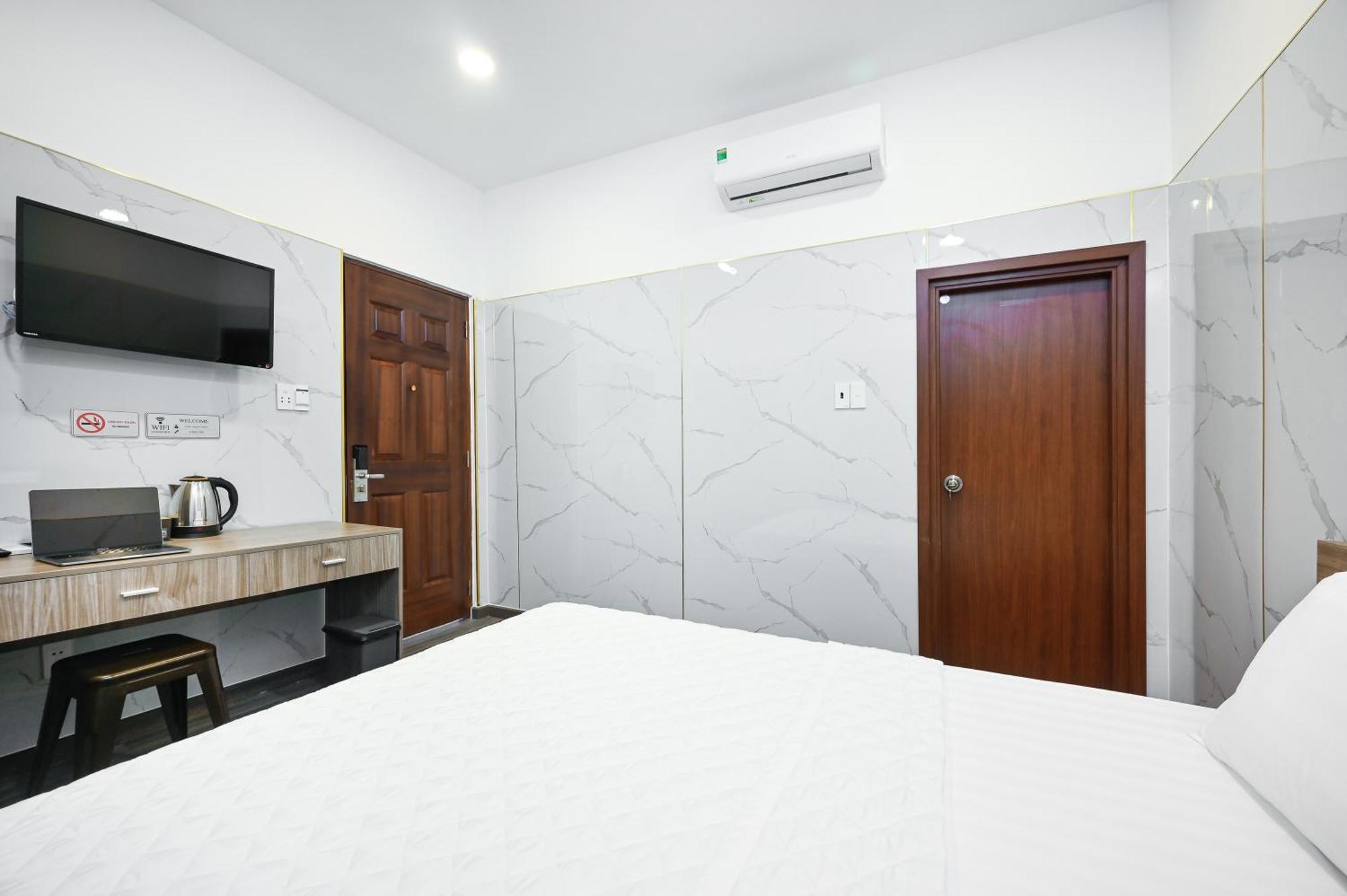 Отель Yoko Airport Saigon 4*