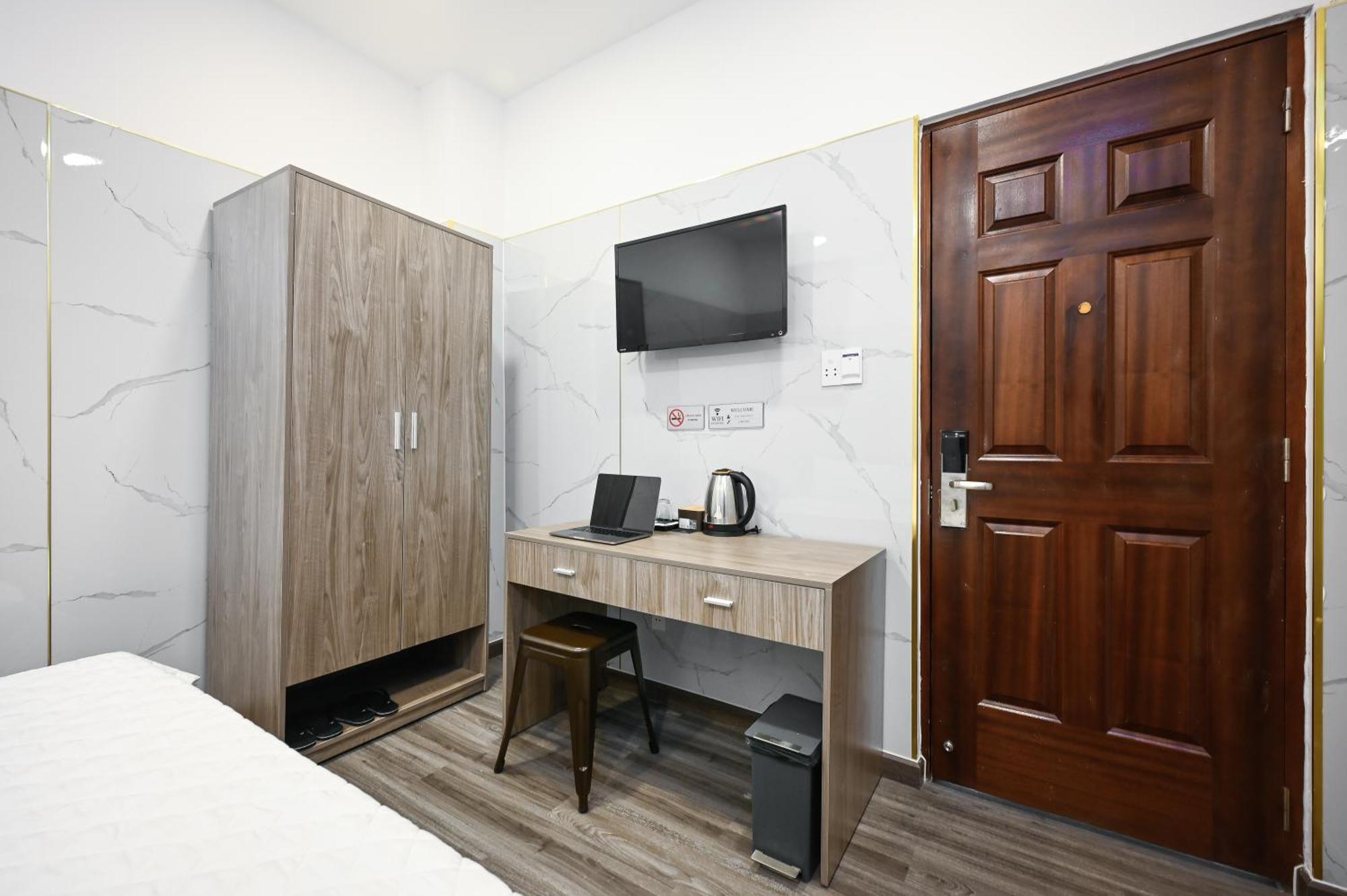 Отель Yoko Airport Saigon 4*